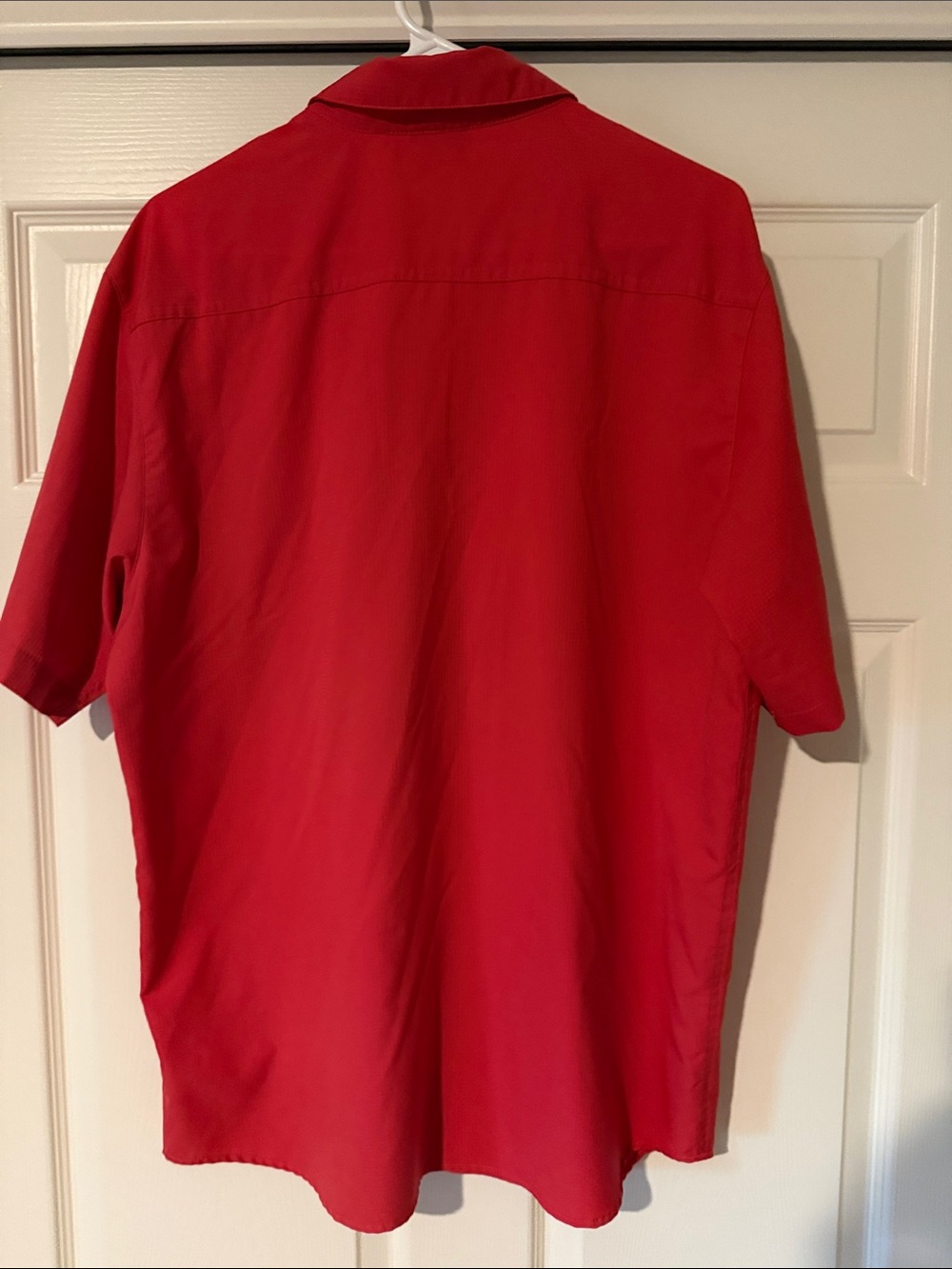 Columbia Men’s Short-Sleeve Button-Down Shirt in Red - Picture 6 of 6